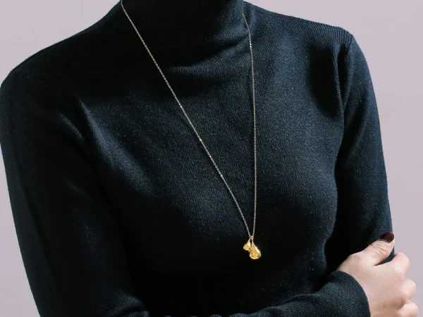 Simple and versatile stainless steel gold-plated sweater chain jewelry