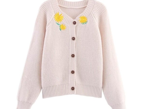 Loose and comfortable collar with floral embroidery and knitted jacket for women