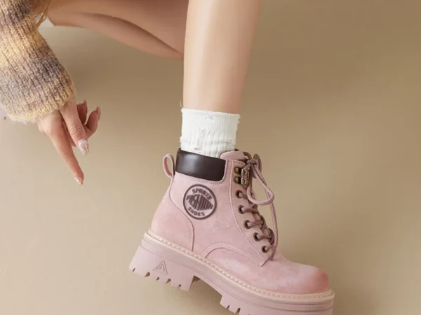 Round Toe Platform Lace Up Boots