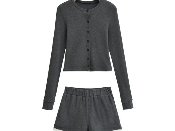 Colorful patchwork slim fitting buckle long sleeved T-shirt+high waisted straight shorts