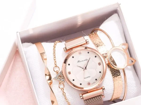 Fashion 5pcs Set Women Watches Luxury Magnet Buckle Flower Rhinestone Watch Ladies Quartz Wrist Watch Bracelet Set Reloj Mujer